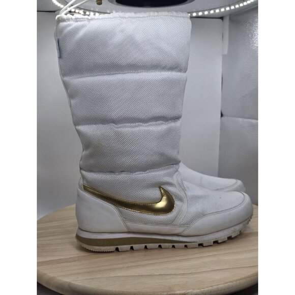 Nike AIR Mid Rise Boots - Womens SIZE 6 - White/Gold Winter Snow Boots - Picture 3 of 9